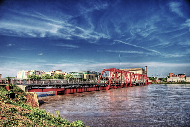 <strike>Riverwalk</strike> Riverswim Bridge