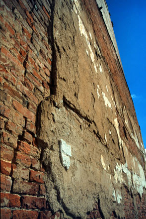 Dacaying Wall